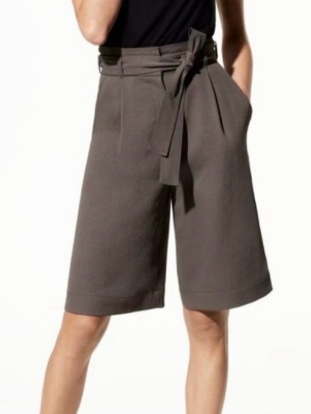 Babaton Joan Olive Green Shorts